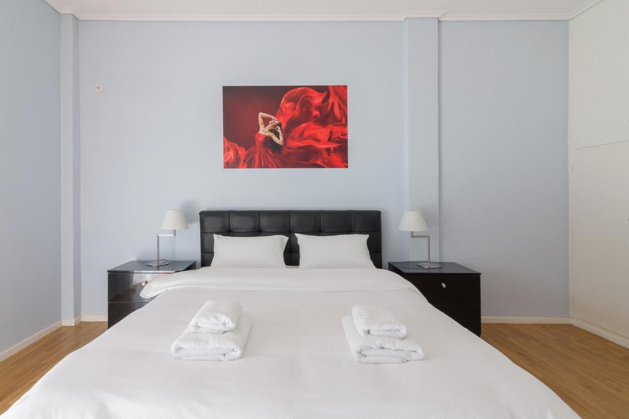 Spacious And Modern Flat For 4 Athens Exterior photo